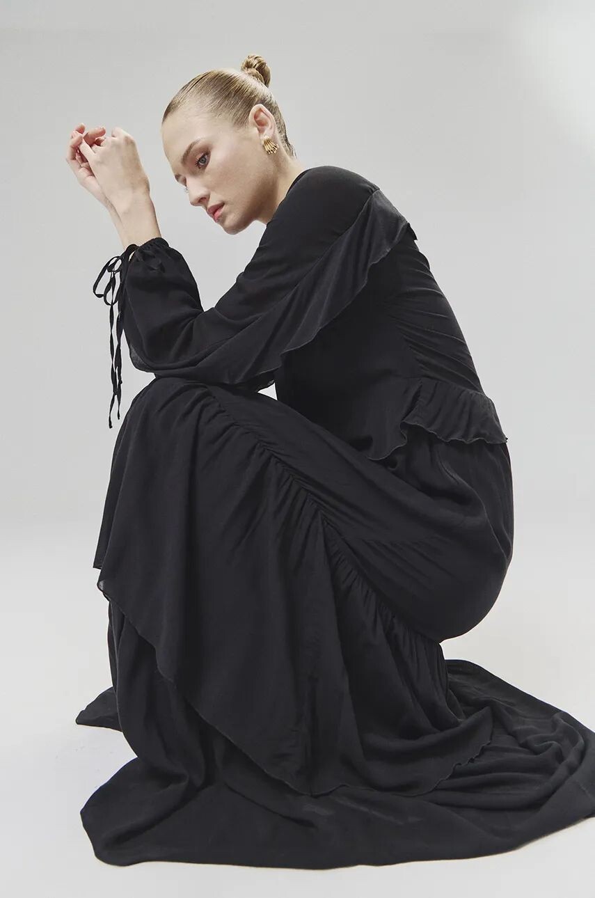 Платье Answear Lab, черный
Платье Answear Lab, черный