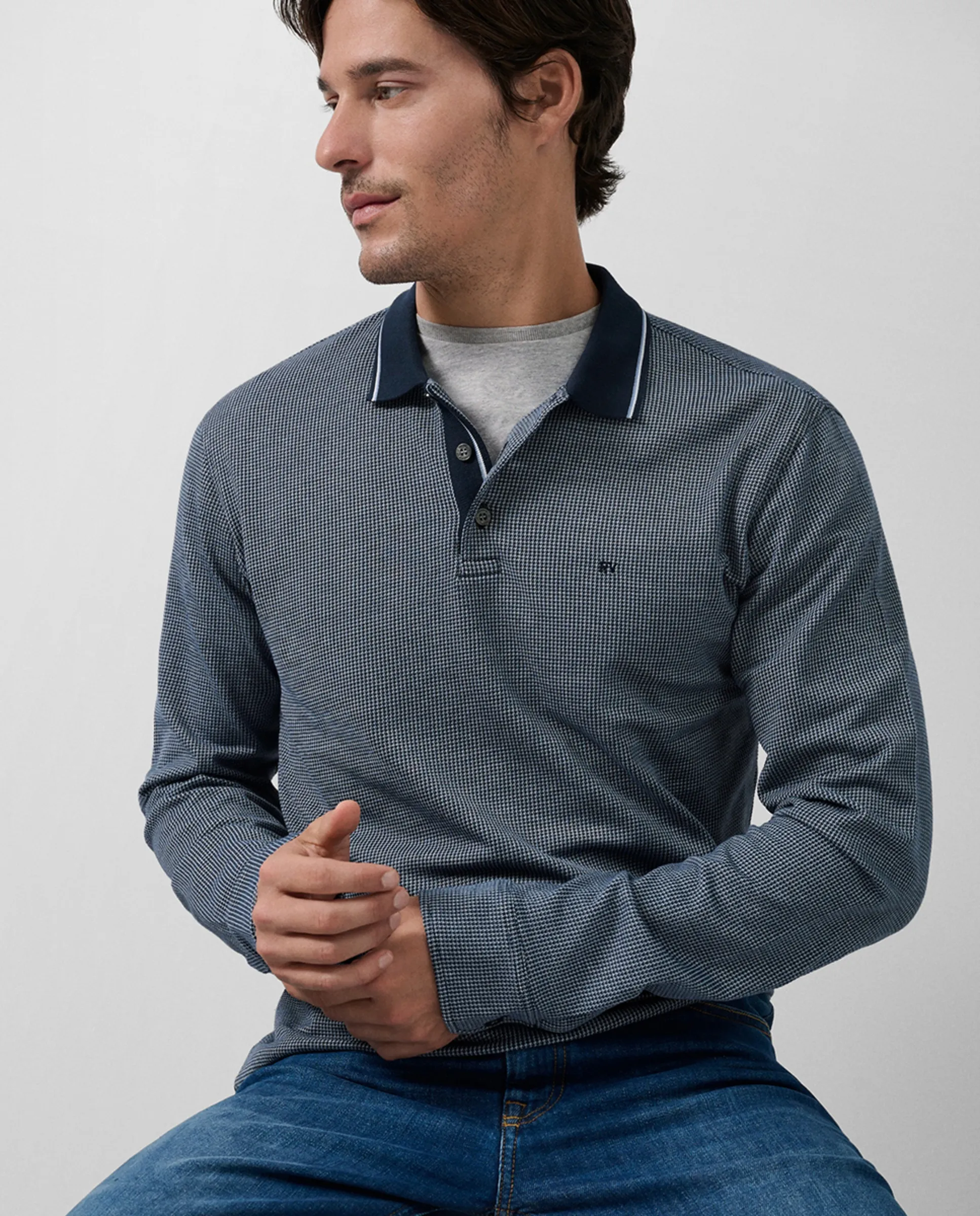 Мужская поло с длинным рукавом жаккард триколор Roberto Verino, темно-синий
Мужская поло с длинным рукавом жаккард триколор Roberto Verino, темно-синий