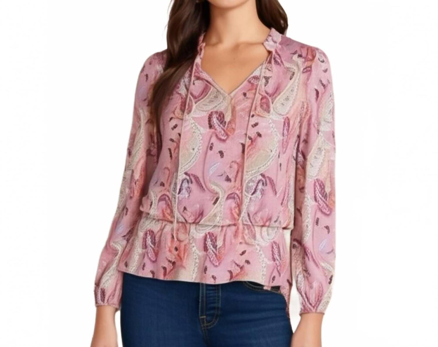 Блузка с разрезом и рюшами в розовый пейсли Les Serein
Блузка с разрезом и рюшами в розовый пейсли Les Serein
