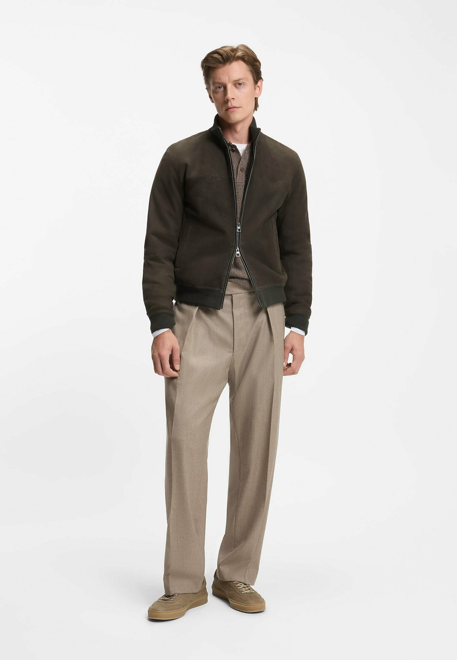 Кроссовки BOSS ZAREK_TENN, Khaki Two/Khaki
Кроссовки BOSS ZAREK_TENN, Khaki Two/Khaki