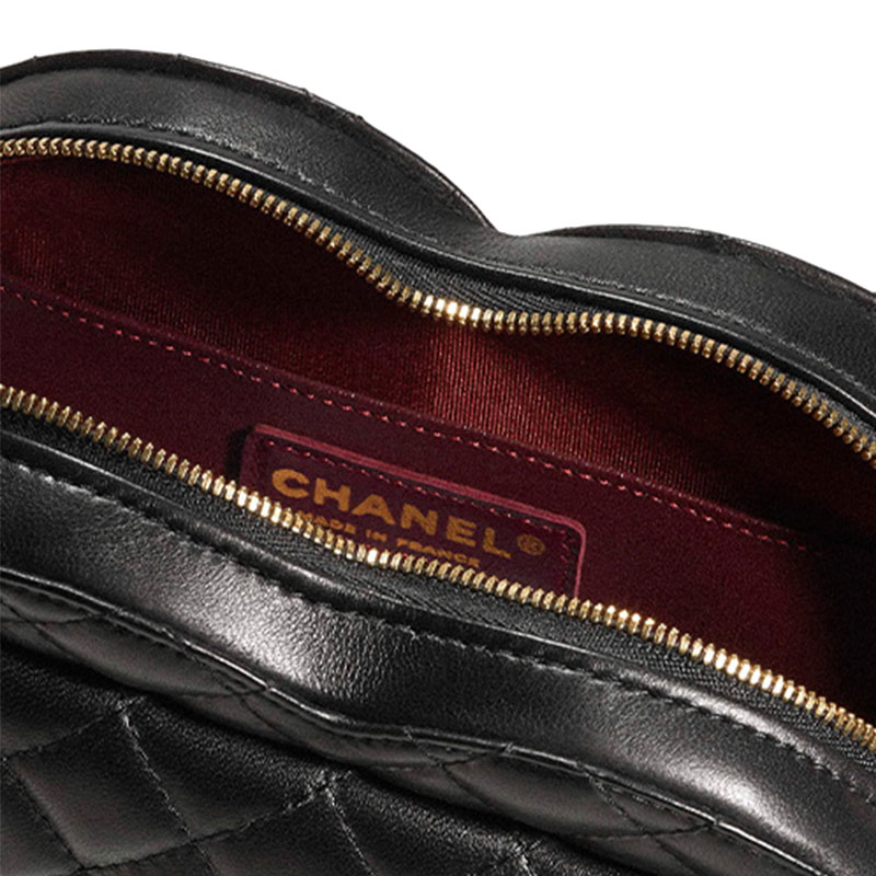 Сумка-сердце из ягненка, Миниатюрная женская черная сумка через плечо в форме сердца CHANEL
Сумка-сердце из ягненка, Миниатюрная женская черная сумка через плечо в форме сердца CHANEL