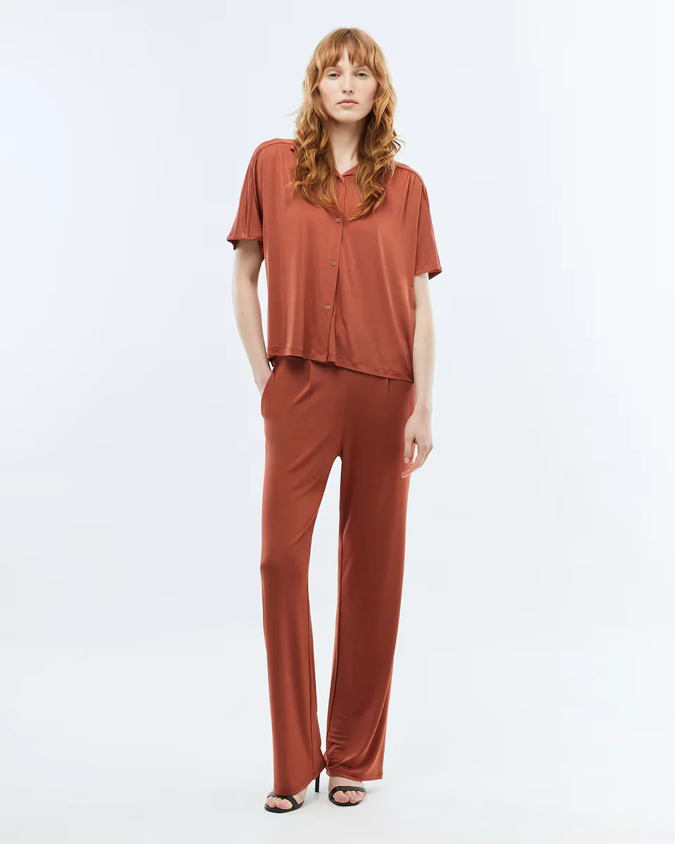 Женские широкие брюки из ацетатного трикотажа с эластичной талией Andam, коричневый
Женские широкие брюки из ацетатного трикотажа с эластичной талией Andam, коричневый