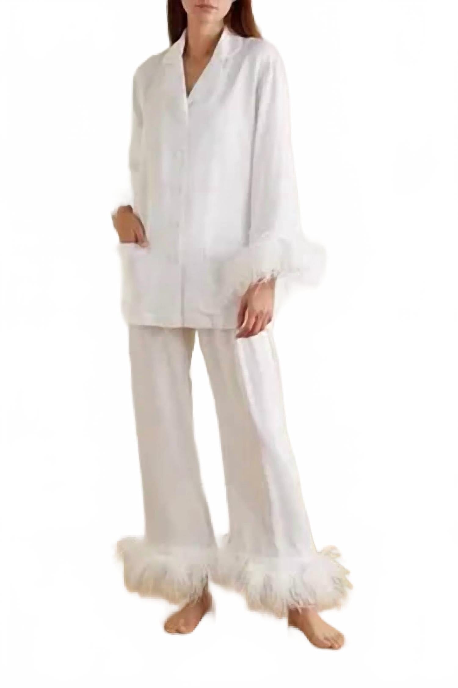 Plume Пижама с перьевыми манжетами белого цвета
Plume Пижама с перьевыми манжетами белого цвета