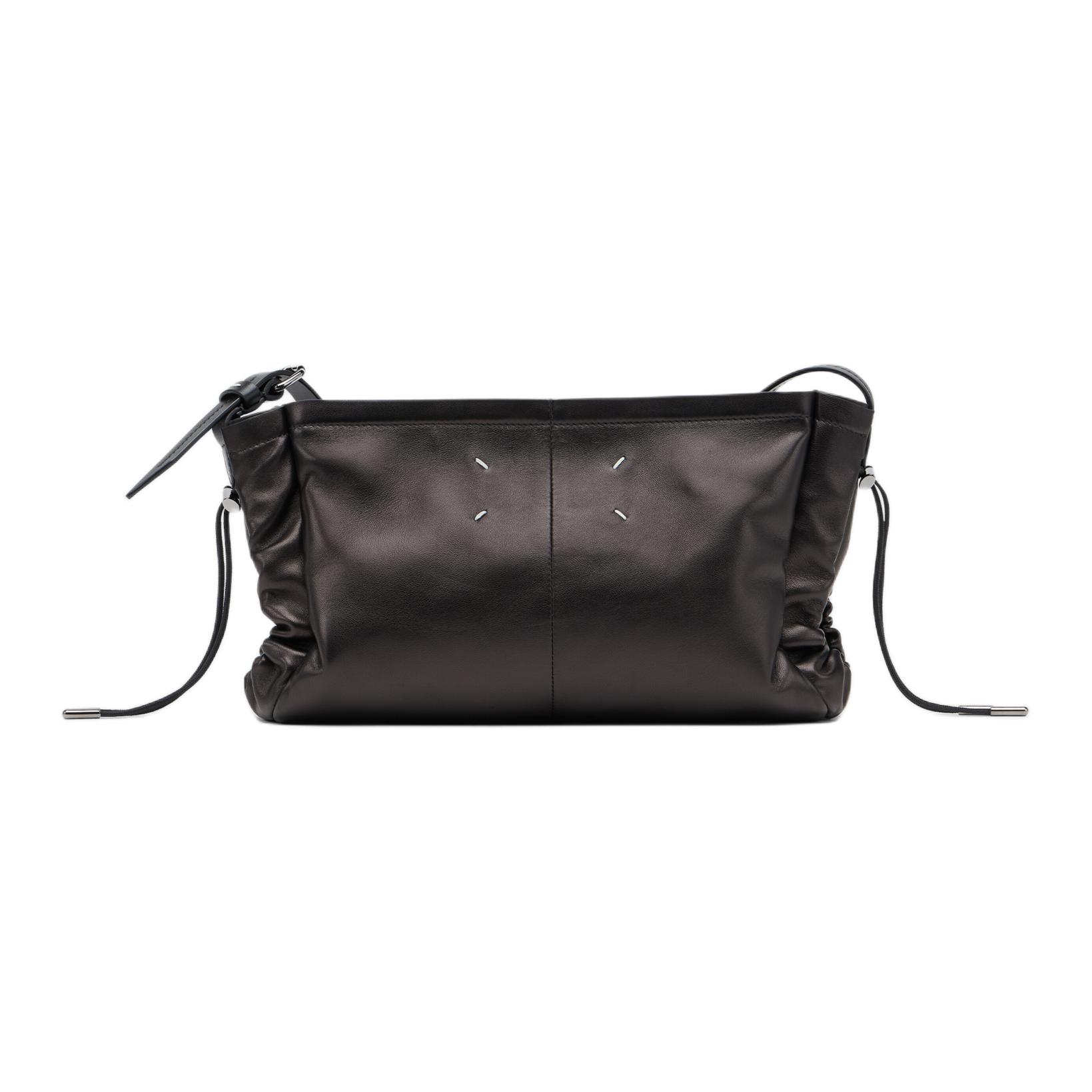 Maison Margiela Женская черная сумка через плечо из овчины
Maison Margiela Женская черная сумка через плечо из овчины