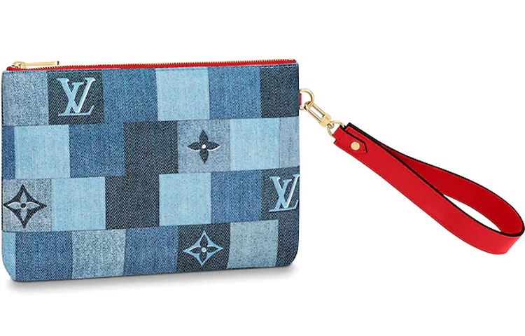 Городской мешочек из денима с монограммой в клетку синий/красный LOUIS VUITTON
Городской мешочек из денима с монограммой в клетку синий/красный LOUIS VUITTON