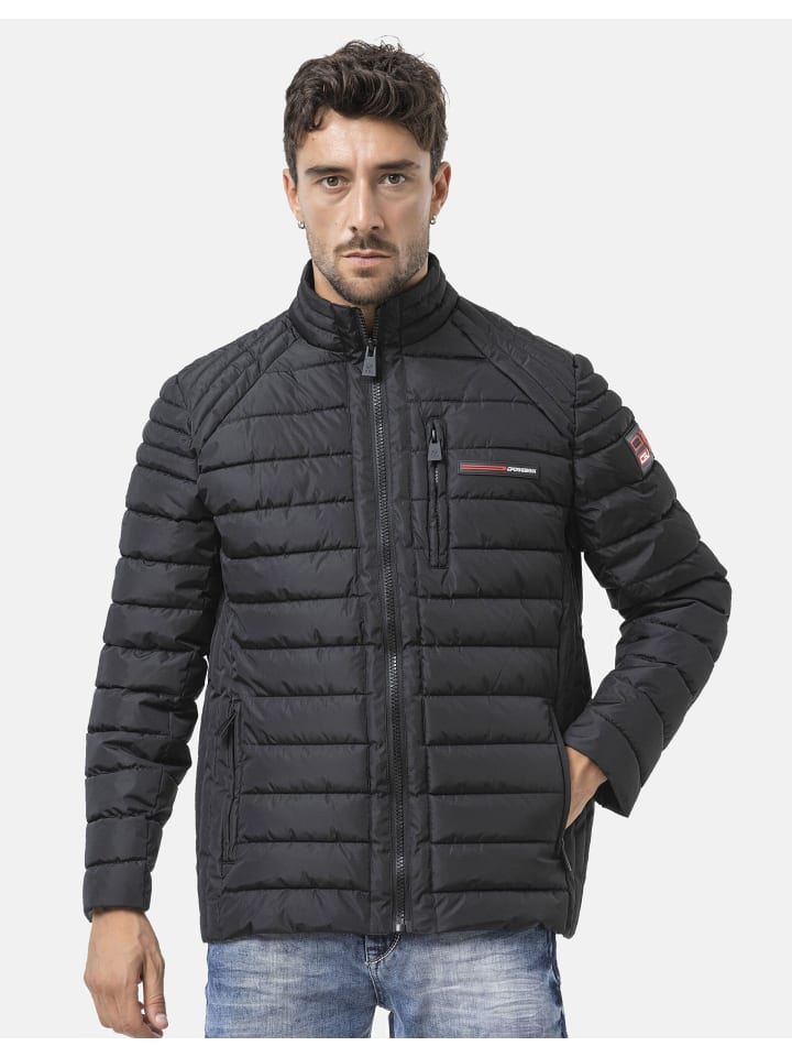 Зимняя куртка CM225 в ЧЕРНОМ цвете Cipo & Baxx
Зимняя куртка CM225 в ЧЕРНОМ цвете Cipo & Baxx