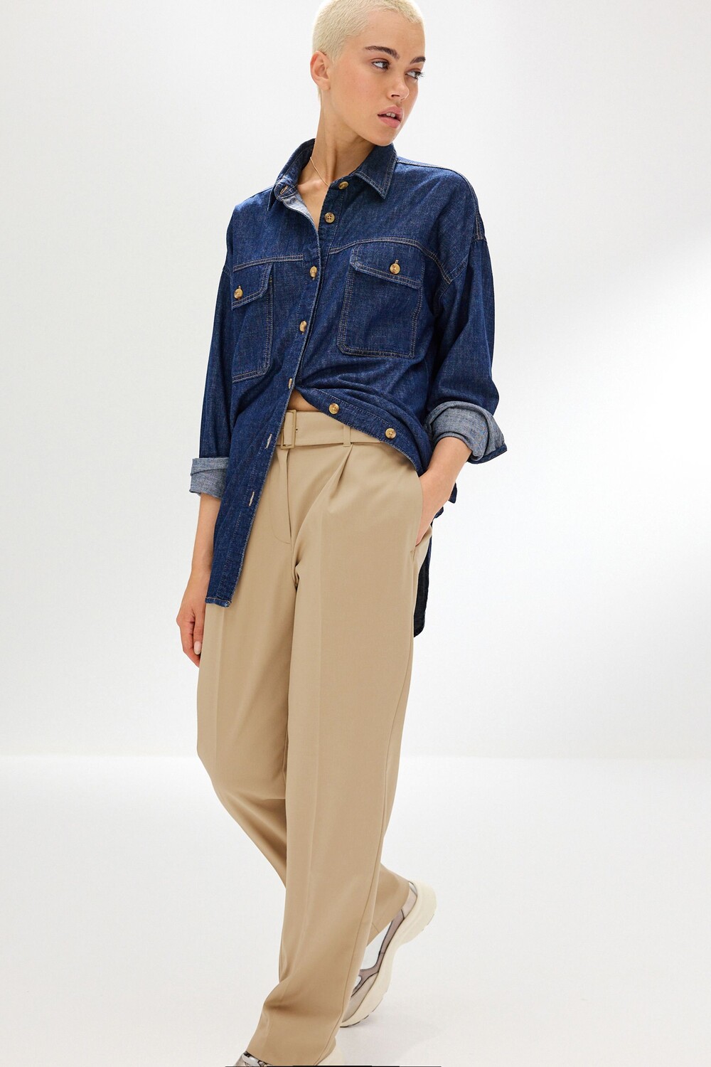 Элегантные брюки с поясом и прямыми штанинами Next
Элегантные брюки с поясом и прямыми штанинами Next