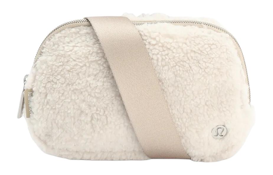 Женская белая поясная сумка из шерсти Protein Stone & Gold Lululemon
Женская белая поясная сумка из шерсти Protein Stone & Gold Lululemon