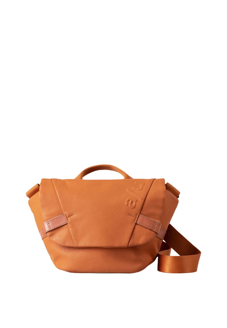 Сумка кросс-боди Aunts & Uncles KAZO, Honey Ginger/Camel
Сумка кросс-боди Aunts & Uncles KAZO, Honey Ginger/Camel