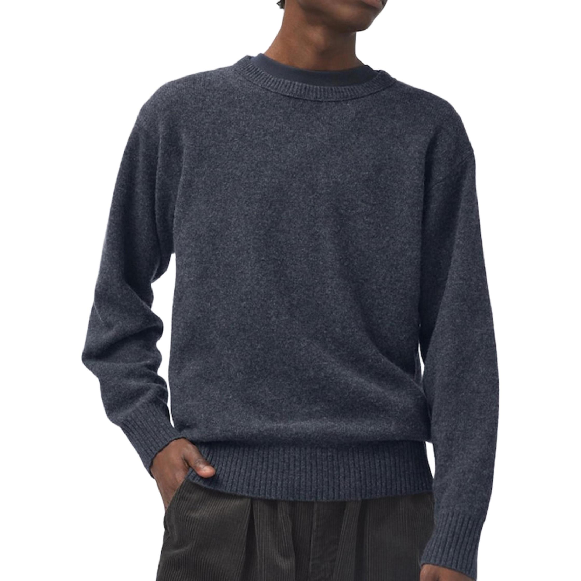 Свитер унисекс темно-серый UNIQLO
Свитер унисекс темно-серый UNIQLO