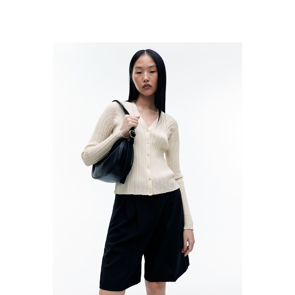 Кардиган женский Arket с V-образным вырезом, светло-бежевый
Кардиган женский Arket с V-образным вырезом, светло-бежевый