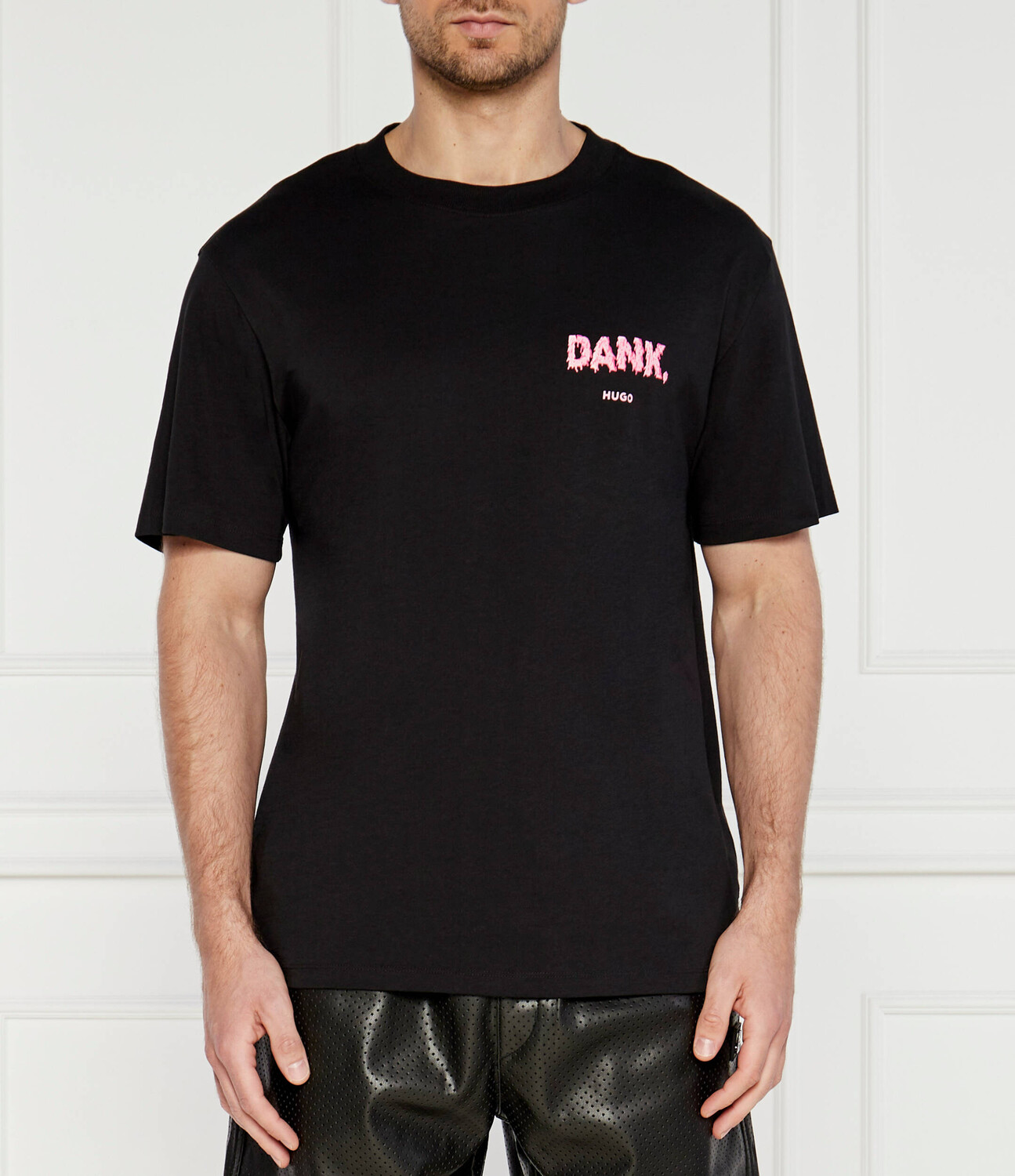Футболка HUGO Regular Fit, черный
Футболка HUGO Regular Fit, черный