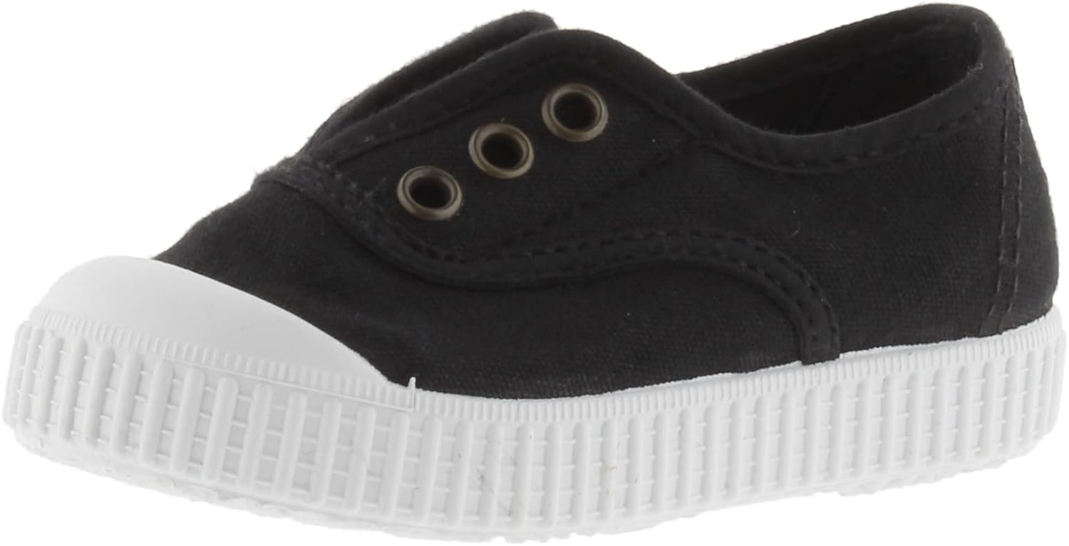 Женские кеды Victoria английского бренда с тонированным носком из канвы и шнуровкой, черный
Женские кеды Victoria английского бренда с тонированным носком из канвы и шнуровкой, черный