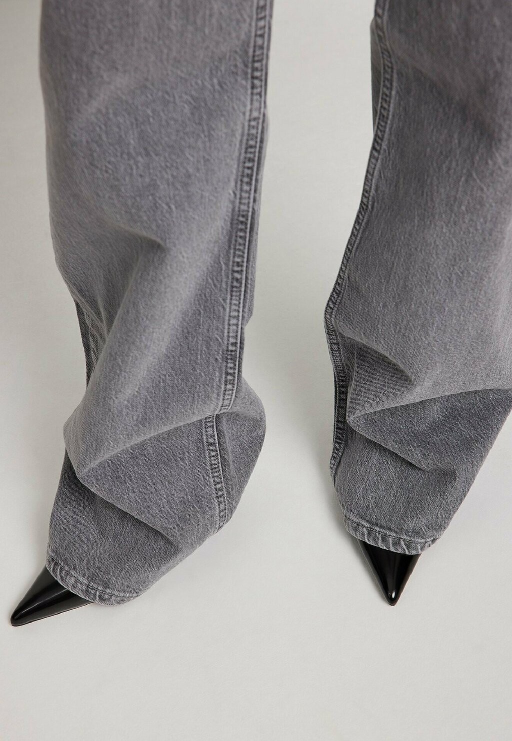 Джинсы свободного кроя HUFT NA-KD, серый
Джинсы свободного кроя HUFT NA-KD, серый