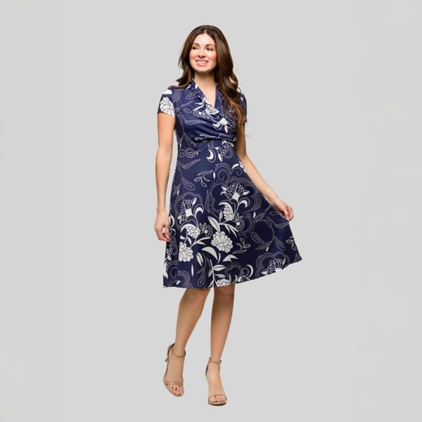 Женское платье-халат с короткими рукавами, длиной до колена, V-образным вырезом 24Seven Comfort Apparel, мультиколор
Женское платье-халат с короткими рукавами, длиной до колена, V-образным вырезом 24Seven Comfort Apparel, мультиколор