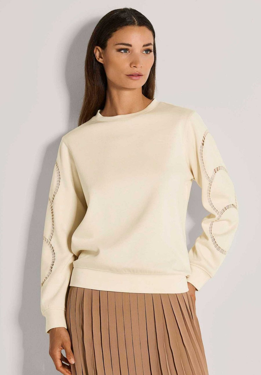 Толстовка MADELEINE LANGARM MIT MESH-DETAILS, Pearl White/White
Толстовка MADELEINE LANGARM MIT MESH-DETAILS, Pearl White/White