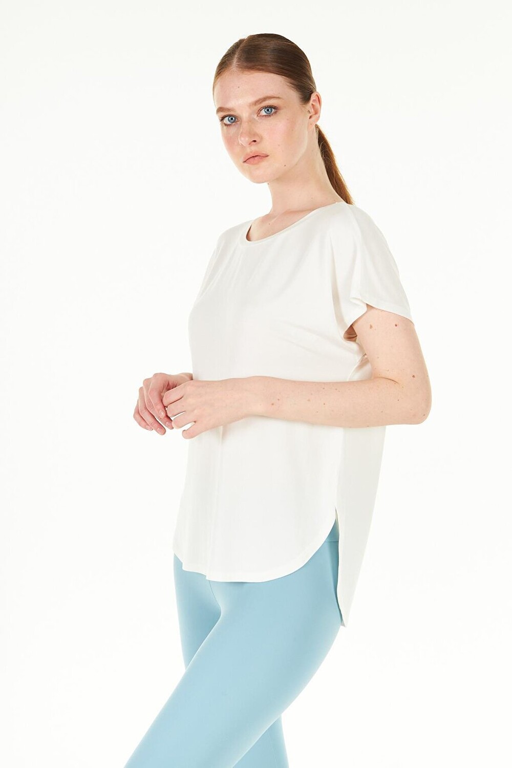 Белая футболка удобного кроя из модала с разрезом Chandraswear, Белый, Белая футболка удобного кроя из модала с разрезом Chandraswear
Белая футболка удобного кроя из модала с разрезом Chandraswear, Белый, Белая футболка удобного кроя из модала с разрезом Chandraswear