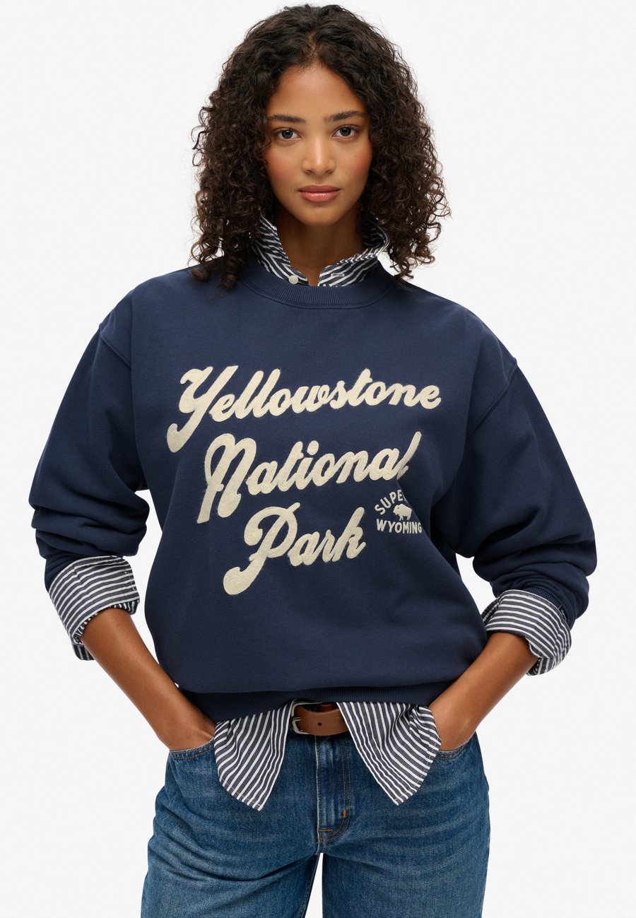 Толстовка Superdry & Co Sweatshirt, Lauren Navy/Blue, Синий, Толстовка Superdry & Co Sweatshirt, Lauren Navy/Blue
Толстовка Superdry & Co Sweatshirt, Lauren Navy/Blue, Синий, Толстовка Superdry & Co Sweatshirt, Lauren Navy/Blue