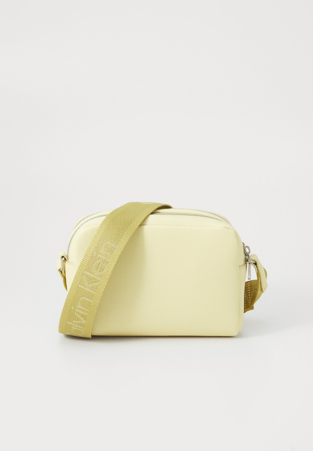 Сумка через плечо Across body bag Calvin Klein Jeans, серый
Сумка через плечо Across body bag Calvin Klein Jeans, серый