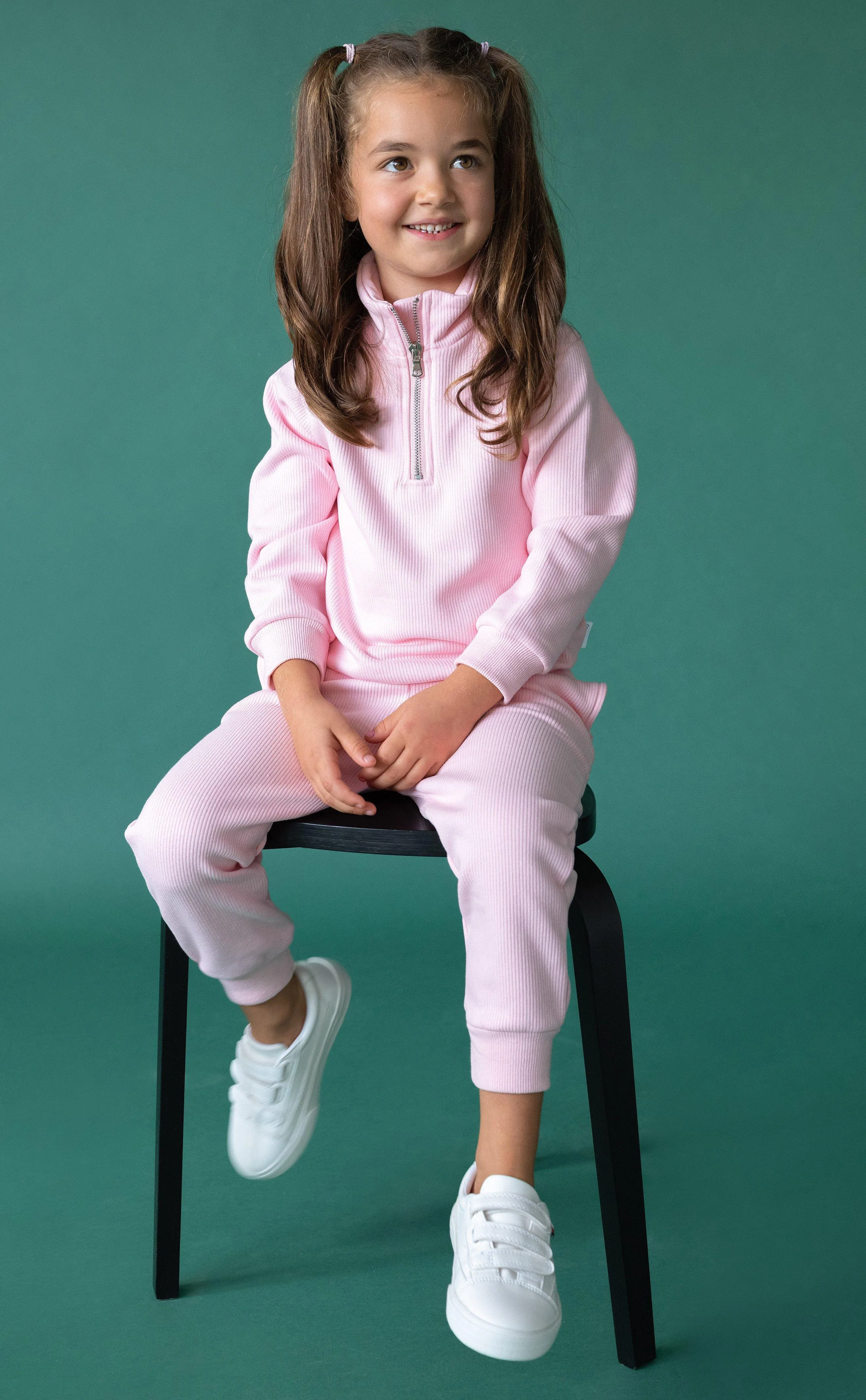 Детский флисовый спортивный костюм из хлопка в рубчик DreamBuy, розовый 
Детский флисовый спортивный костюм из хлопка в рубчик DreamBuy, розовый