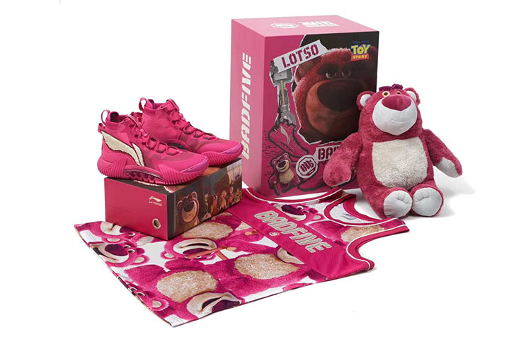 Баскетбольные кроссовки Disney X Badfive 2 мужские с высоким верхом цвета свекольно-красный Lining
Баскетбольные кроссовки Disney X Badfive 2 мужские с высоким верхом цвета свекольно-красный Lining