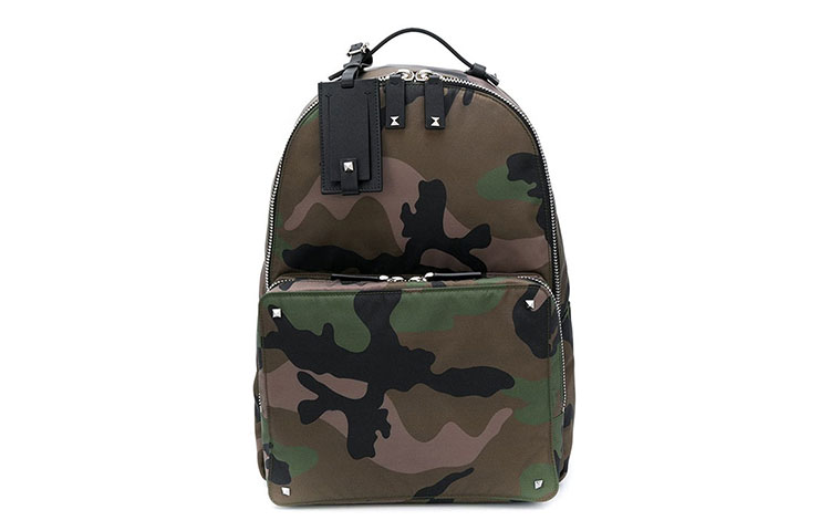 Valentino Тканевый рюкзак с кожаной спинкой унисекс камуфляж армейский зеленый
Valentino Тканевый рюкзак с кожаной спинкой унисекс камуфляж армейский зеленый