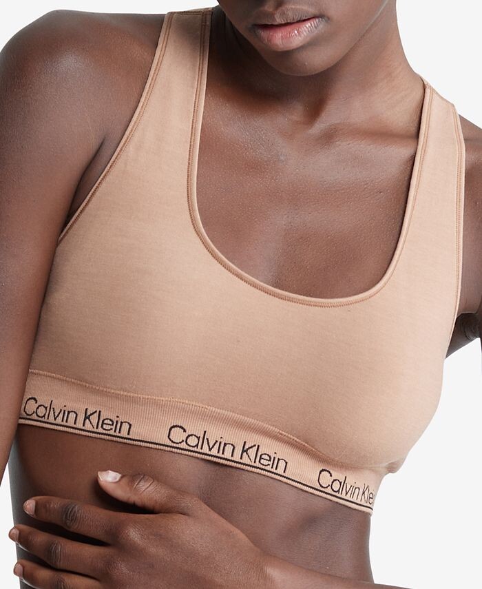 Бюстгальтер без косточек Modern Seamless Naturals на легкой подкладке QF7691 Calvin Klein, коричневый
Бюстгальтер без косточек Modern Seamless Naturals на легкой подкладке QF7691 Calvin Klein, коричневый