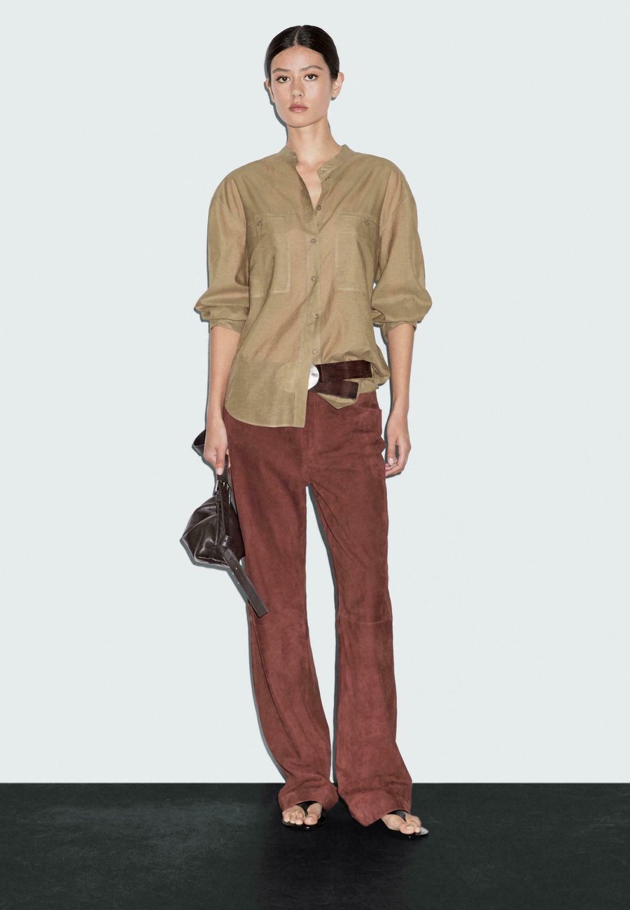 Блуза Massimo Dutti LONG GARMENT WITH STAND COLLAR, Khaki
Блуза Massimo Dutti LONG GARMENT WITH STAND COLLAR, Khaki