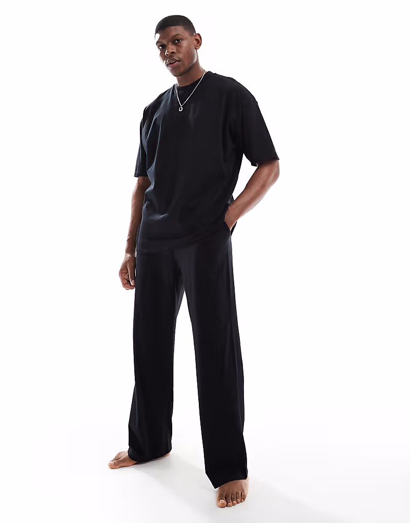 Пижамный комплект ASOS DESIGN, удлиненный, черного цвета
Пижамный комплект ASOS DESIGN, удлиненный, черного цвета