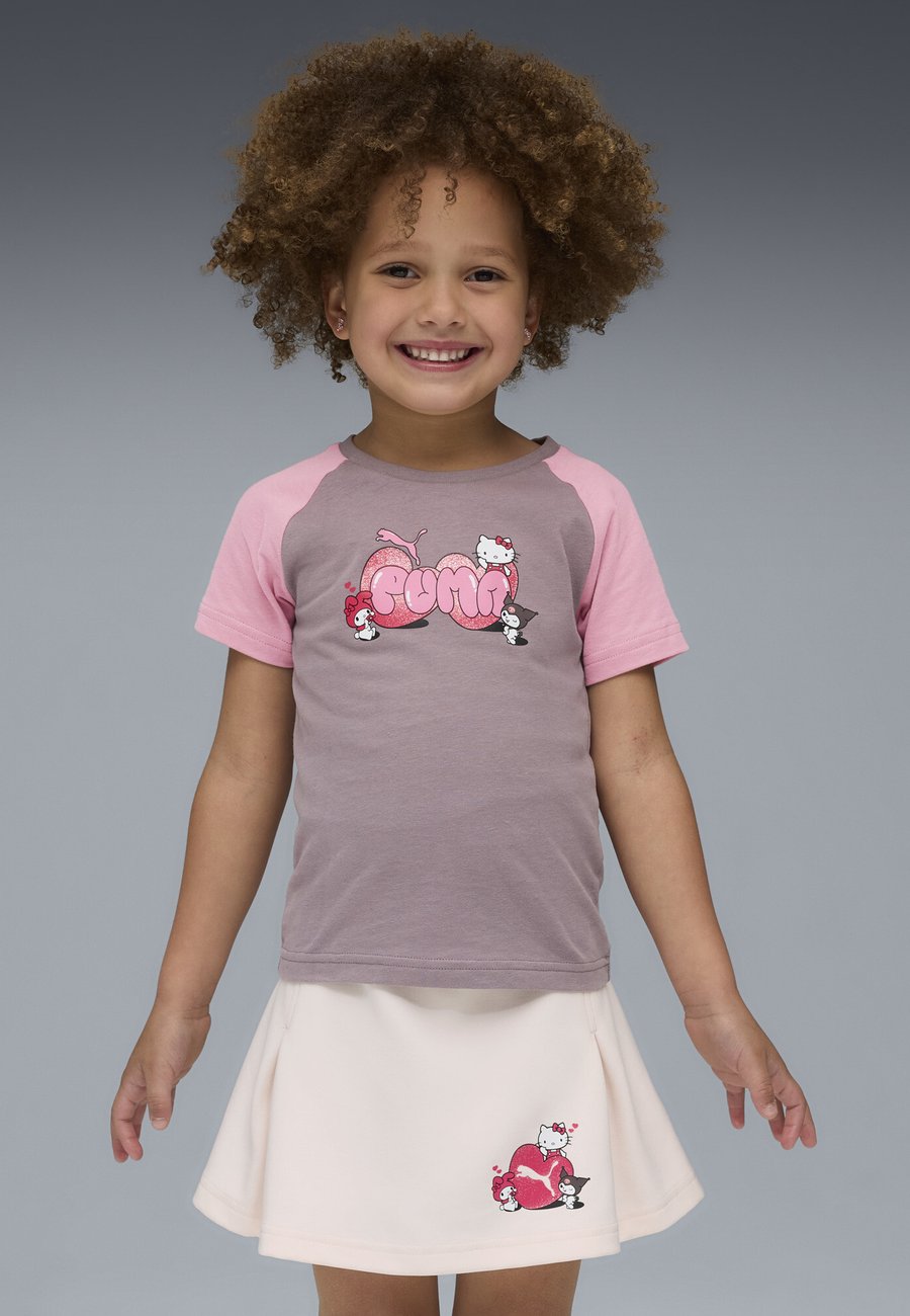 Футболка Puma HELLO KITTY AND FRIENDS, Plum Jam/Purple
Футболка Puma HELLO KITTY AND FRIENDS, Plum Jam/Purple