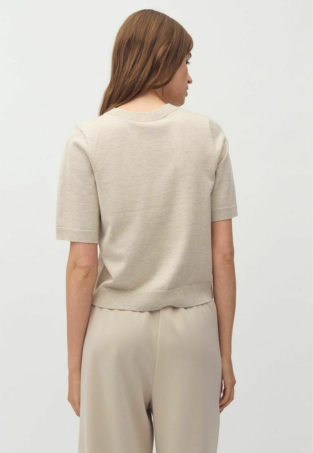 Базовая футболка CARLA M mbyM, бежевый
Базовая футболка CARLA M mbyM, бежевый