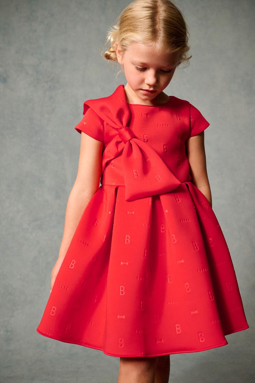 Платье акваланг с тиснением в виде банта Baker By Ted Baker, красный
Платье акваланг с тиснением в виде банта Baker By Ted Baker, красный