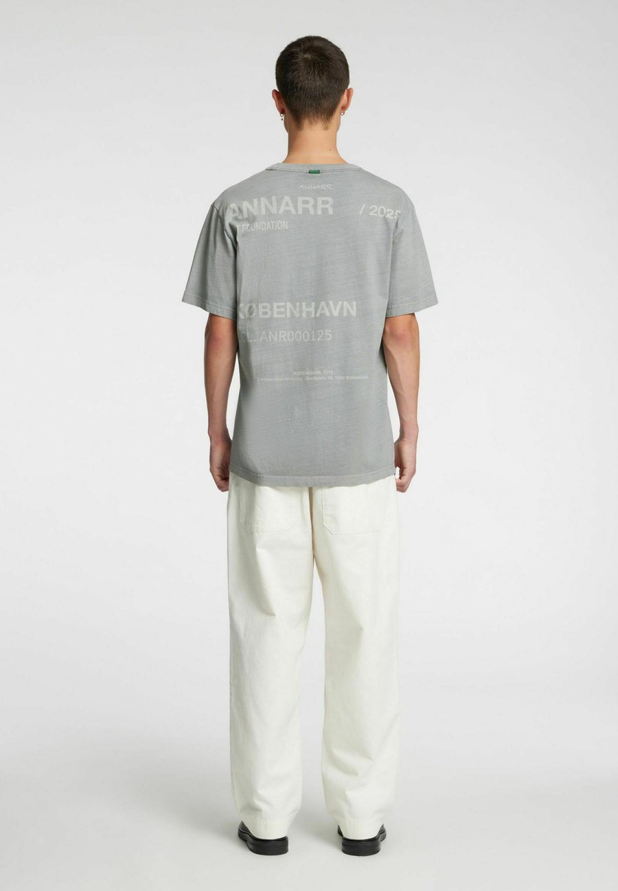 Футболка Annarr Print T-shirt, Sharkskin/Grey, Серый, Футболка Annarr Print T-shirt, Sharkskin/Grey
Футболка Annarr Print T-shirt, Sharkskin/Grey, Серый, Футболка Annarr Print T-shirt, Sharkskin/Grey