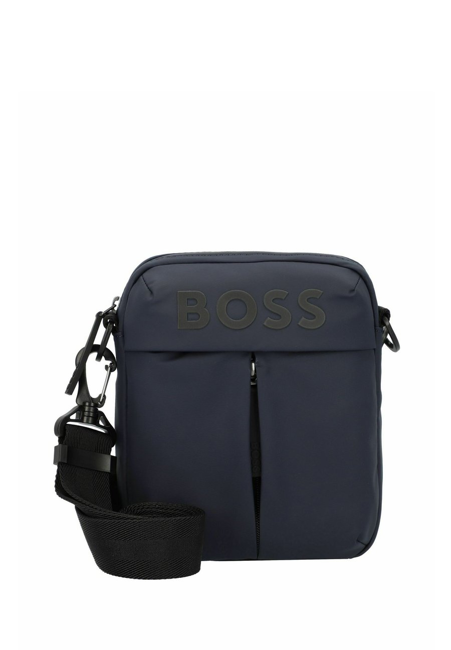 Сумка кросс-боди BOSS STORMY , Dark Blue
Сумка кросс-боди BOSS STORMY , Dark Blue