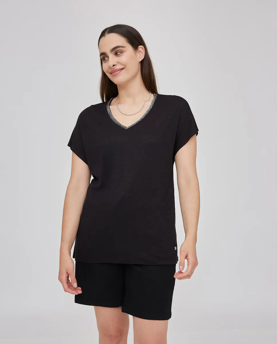 Женская футболка с V-образным вырезом и короткими рукавами October, красный
Женская футболка с V-образным вырезом и короткими рукавами October, красный