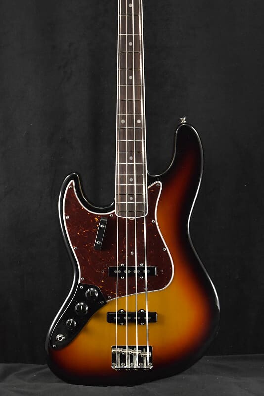 Басс гитара Fender American Vintage II 1966 Jazz Bass Left-Hand 3-Color Sunburst
Басс гитара Fender American Vintage II 1966 Jazz Bass Left-Hand 3-Color Sunburst