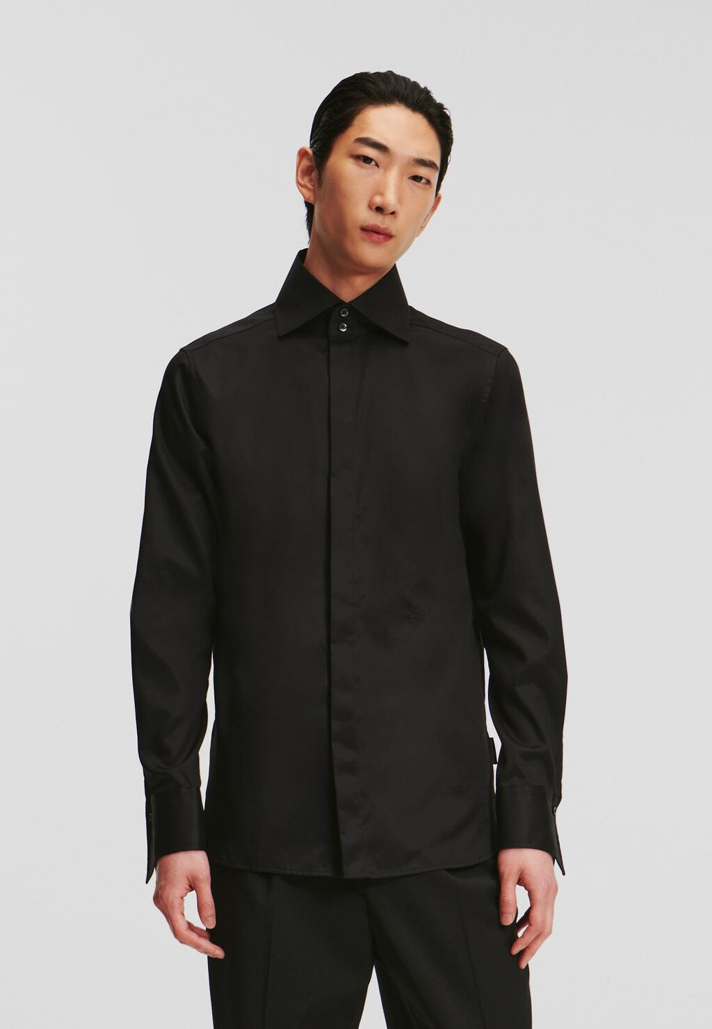 Рубашка ESSENTIAL COLLAR KARL LAGERFELD, черный
Рубашка ESSENTIAL COLLAR KARL LAGERFELD, черный