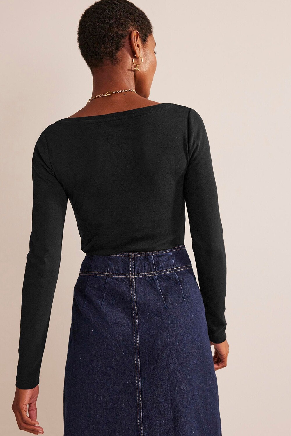 Футболка Essential из джерси с воротником-лодочкой Boden, черный
Футболка Essential из джерси с воротником-лодочкой Boden, черный