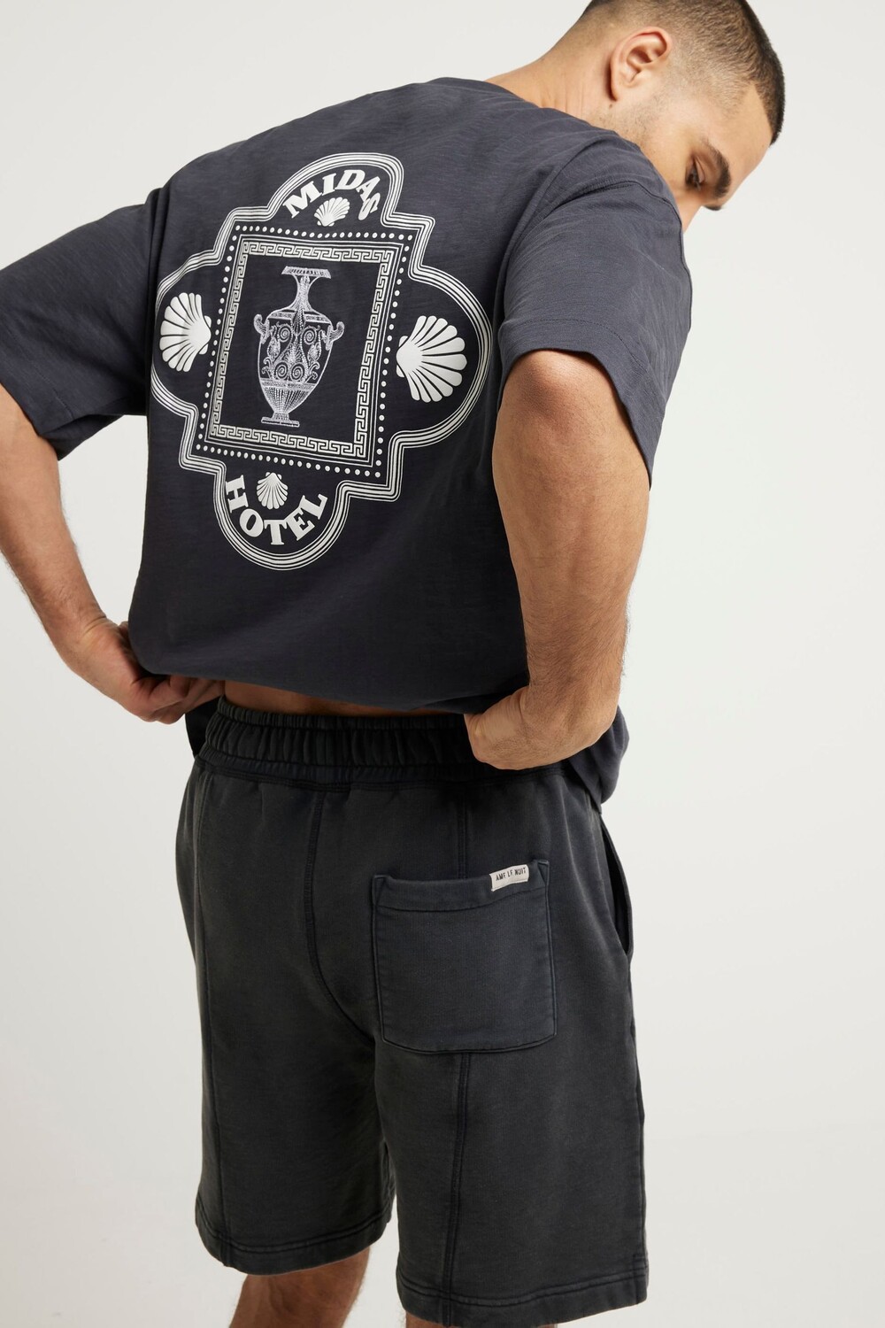 Огромная футболка Grand Hotel River Island, черный
Огромная футболка Grand Hotel River Island, черный