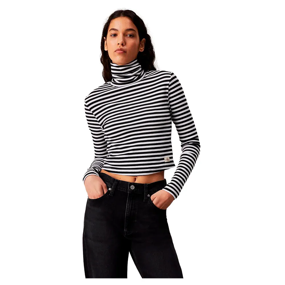 Свитер Calvin Klein J20J224196 high neck, белый
Свитер Calvin Klein J20J224196 high neck, белый