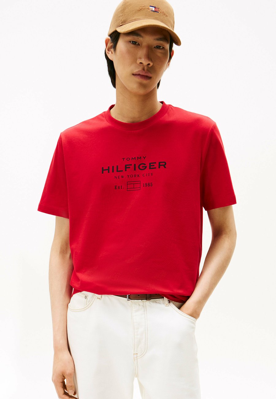 Футболка Tommy Hilfiger STACK GRAPHIC TEE, Medium Red/Red, Красный, Футболка Tommy Hilfiger STACK GRAPHIC TEE, Medium Red/Red
Футболка Tommy Hilfiger STACK GRAPHIC TEE, Medium Red/Red, Красный, Футболка Tommy Hilfiger STACK GRAPHIC TEE, Medium Red/Red