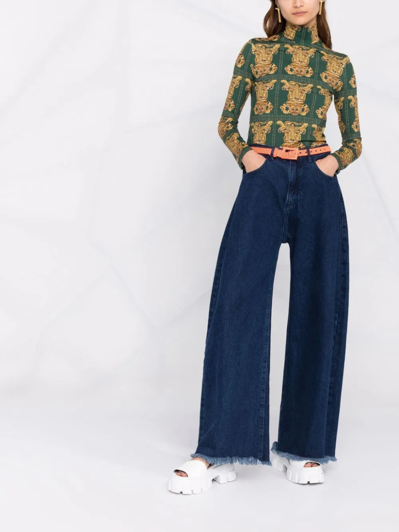 La DoubleJ топ с высоким воротником и тигровым принтом, зеленый
La DoubleJ топ с высоким воротником и тигровым принтом, зеленый