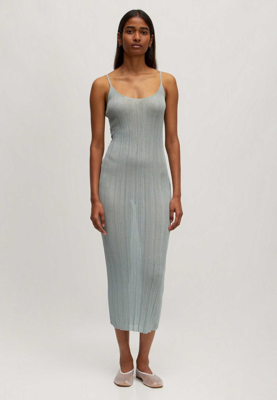 Платье EDITED SOMMER RAYEN, Blau/Blue
Платье EDITED SOMMER RAYEN, Blau/Blue