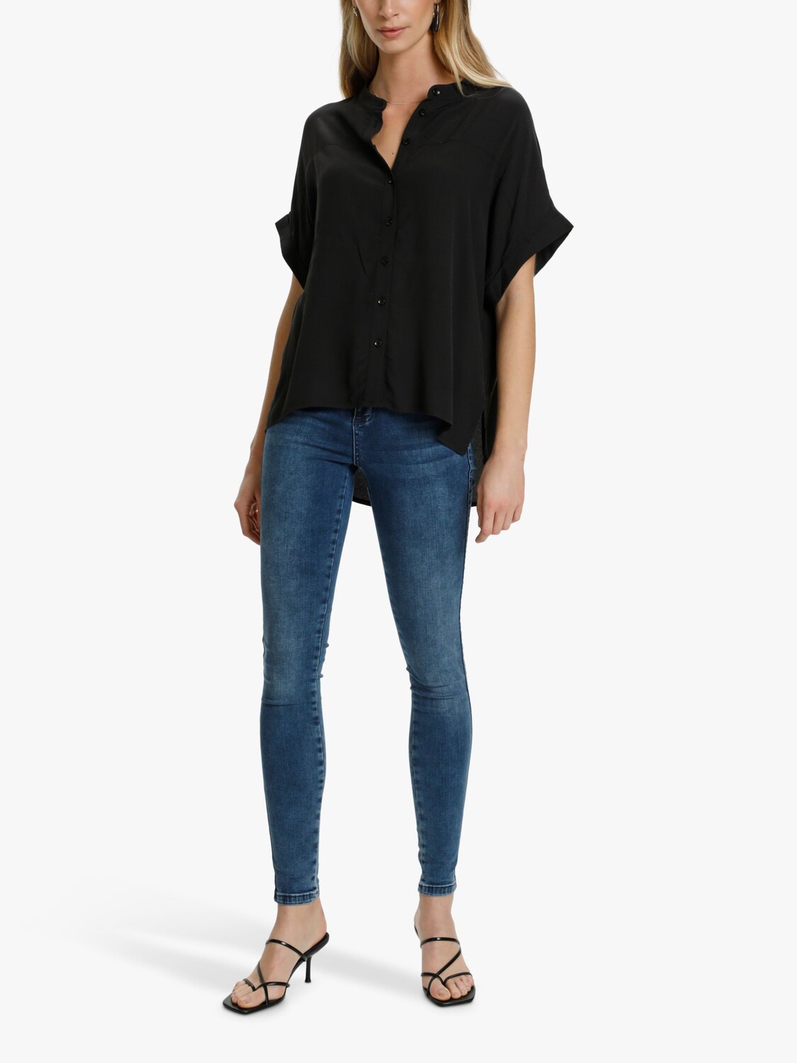 Рубашка Soaked In Luxury Helia, черная
Рубашка Soaked In Luxury Helia, черная