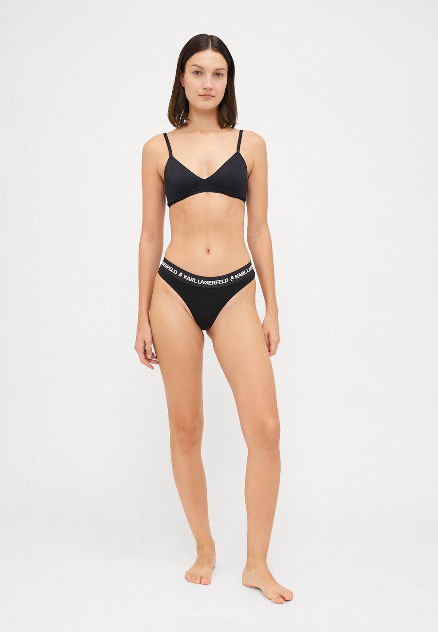 Трусы KARL LAGERFELD LOGO THONG 3 PACK, Black
Трусы KARL LAGERFELD LOGO THONG 3 PACK, Black