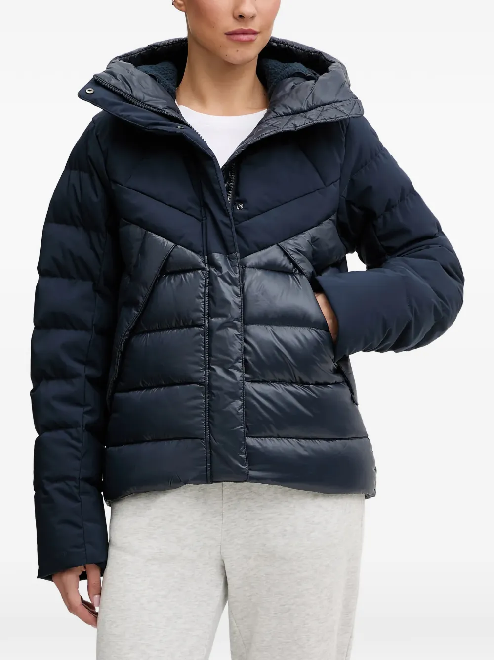 Стеганая куртка с капюшоном Helly Hansen, синий
Стеганая куртка с капюшоном Helly Hansen, синий