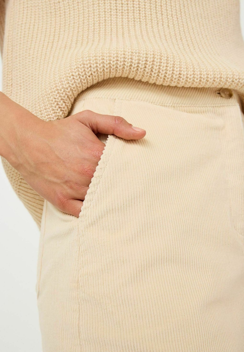 Юбка-карандаш Tamaris, бежевый
Юбка-карандаш Tamaris, бежевый