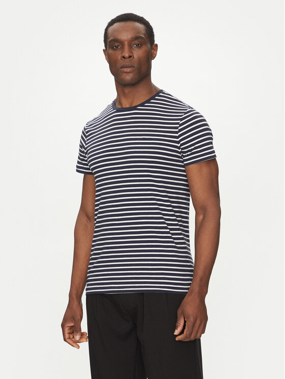 Облегающая футболка K10K114177 Calvin Klein, синий
Облегающая футболка K10K114177 Calvin Klein, синий