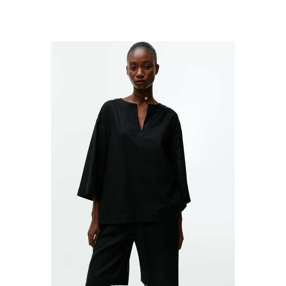 Блузка льняная Arket с V-образным вырезом, черный
Блузка льняная Arket с V-образным вырезом, черный