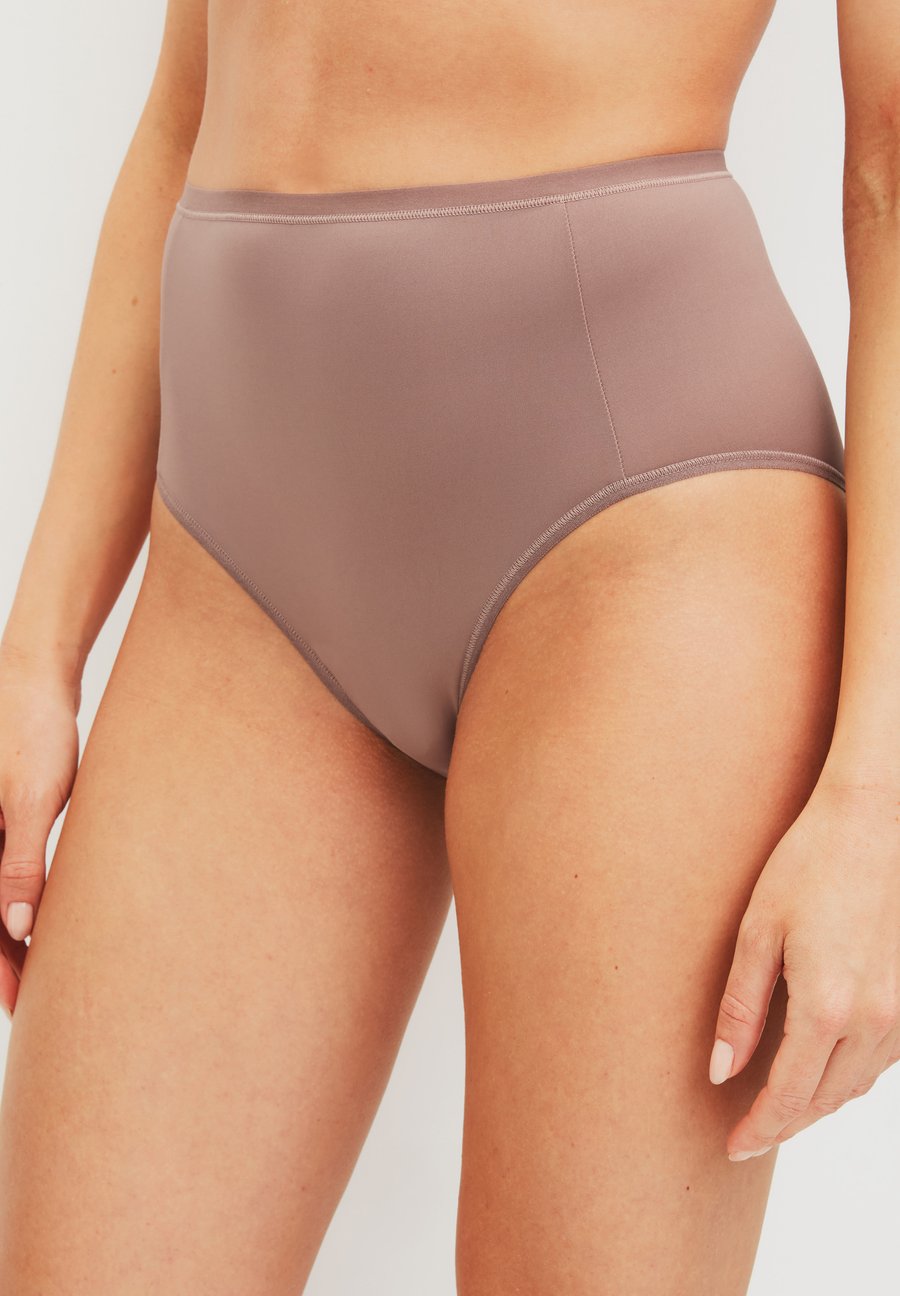 Брифы Calida SENSE SPECIAL HIGH WAIST 3ER-PACK, Multicolor/White
Брифы Calida SENSE SPECIAL HIGH WAIST 3ER-PACK, Multicolor/White